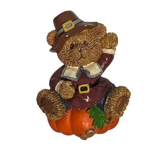 Russ Berrie Bear Pilgrim Magnet Thanksgiving Decoration 2.5" Resin '80s